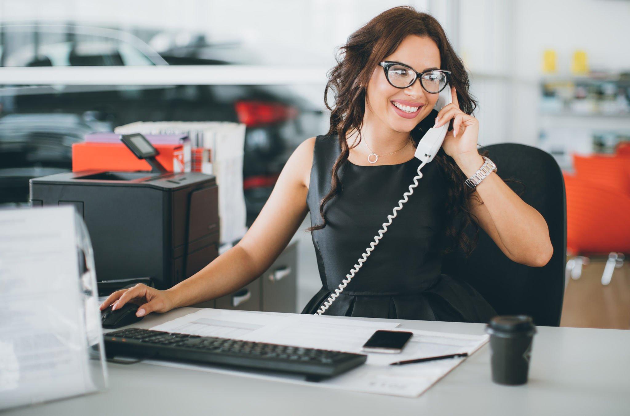 hiring a 24-hour call answering service